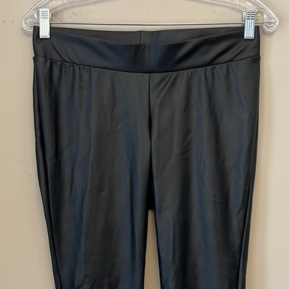 Torrid Platinum Black Faux Leather Stretch Lightweight Leggings size Torrid 00 - Picture 5 of 13